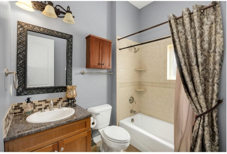 10 Space-Saving Ideas for Small Bathrooms