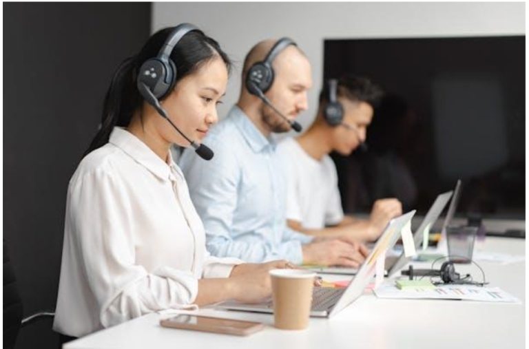 Key Factors to Consider When Choosing Your HIPAA-Compliant Medical Answering Service Provider