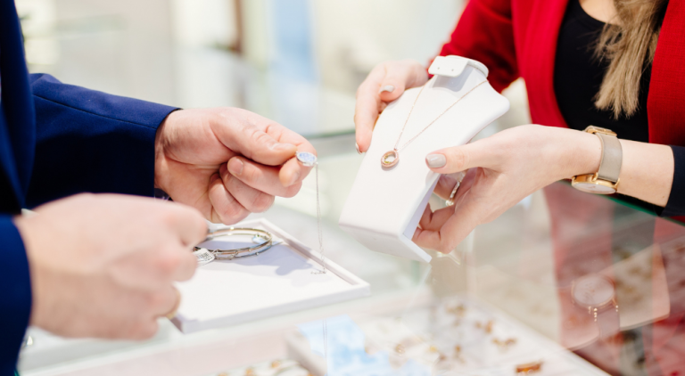How to Create a Memorable Shopping Experience for Your Jewelry Customers?