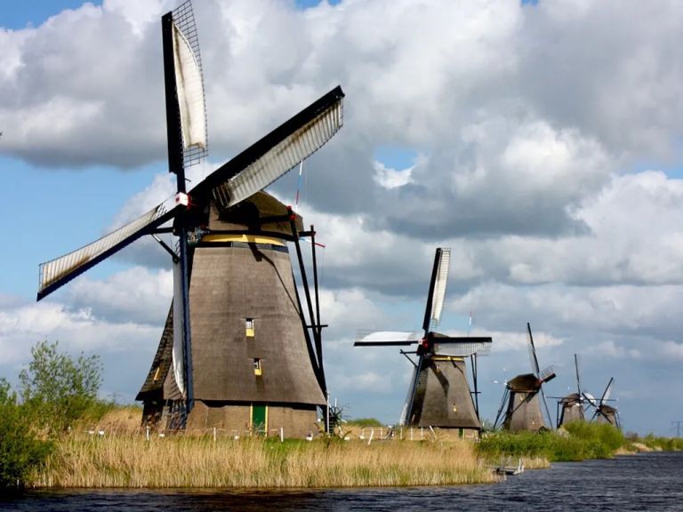 Windmills to win-wins: Crafting your entrepreneurial story in the Netherlands