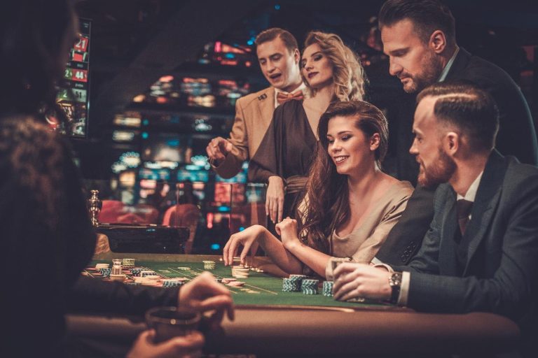 differences between Blackjack and Roulette