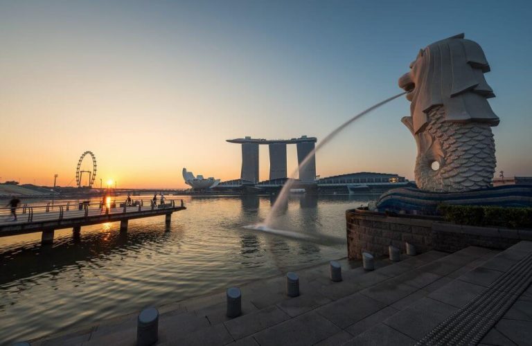 What makes Marina Bay Singapore a dream destination for travelers?