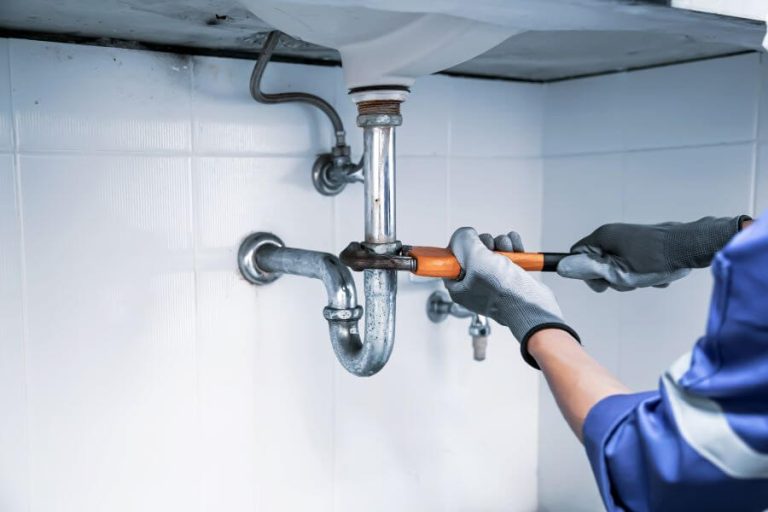 Top Plumbing Problems Faced by UK Residents That Require an Emergency Plumber