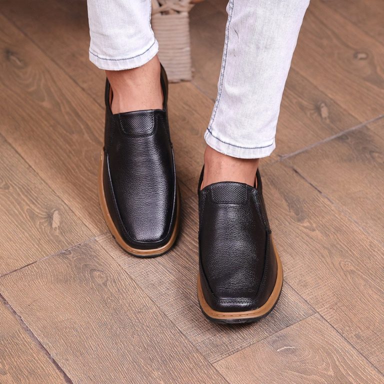 Unified Strides: A Modern Perspective on Men’s and Women’s Shoe Trends